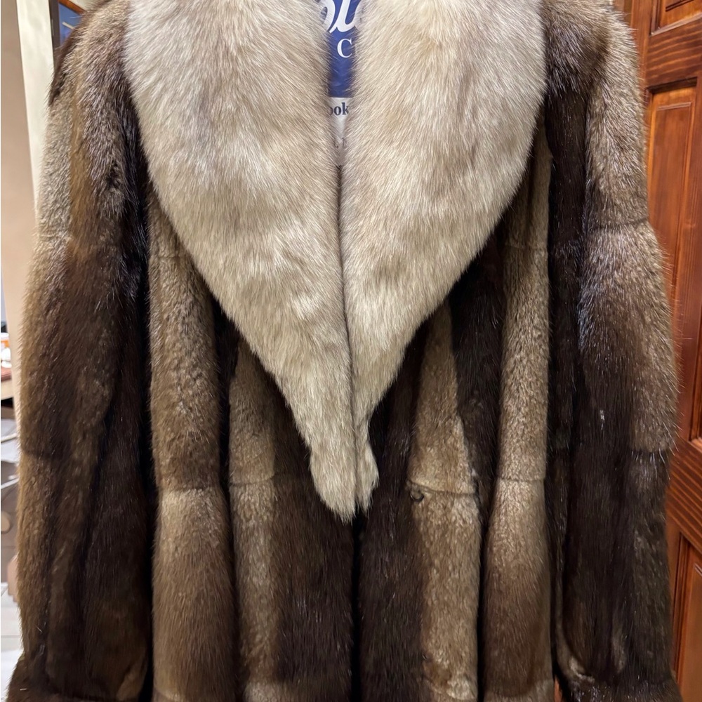 Mink fur coat fox collar